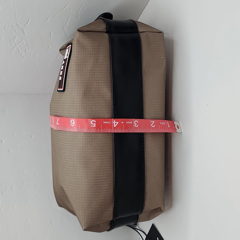 DKNY TOILETRY TRAVEL BAG - Picture 13 of 13